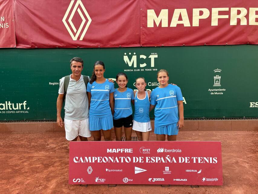 Equipo del Club Nazaret en el Campeonato de España de tenis
